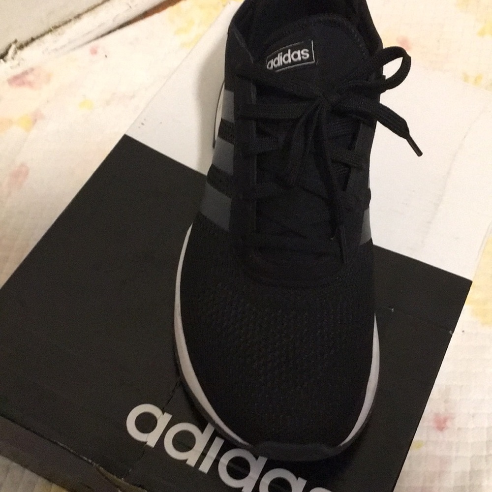 Adidas - Picture 4 of 9